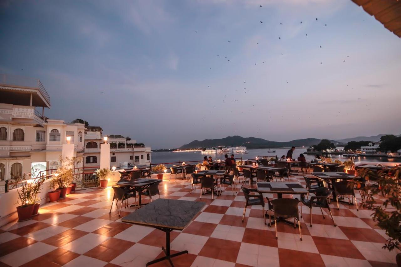 Hotel Devraj Niwas On Lake Pichola Udaipur Dış mekan fotoğraf