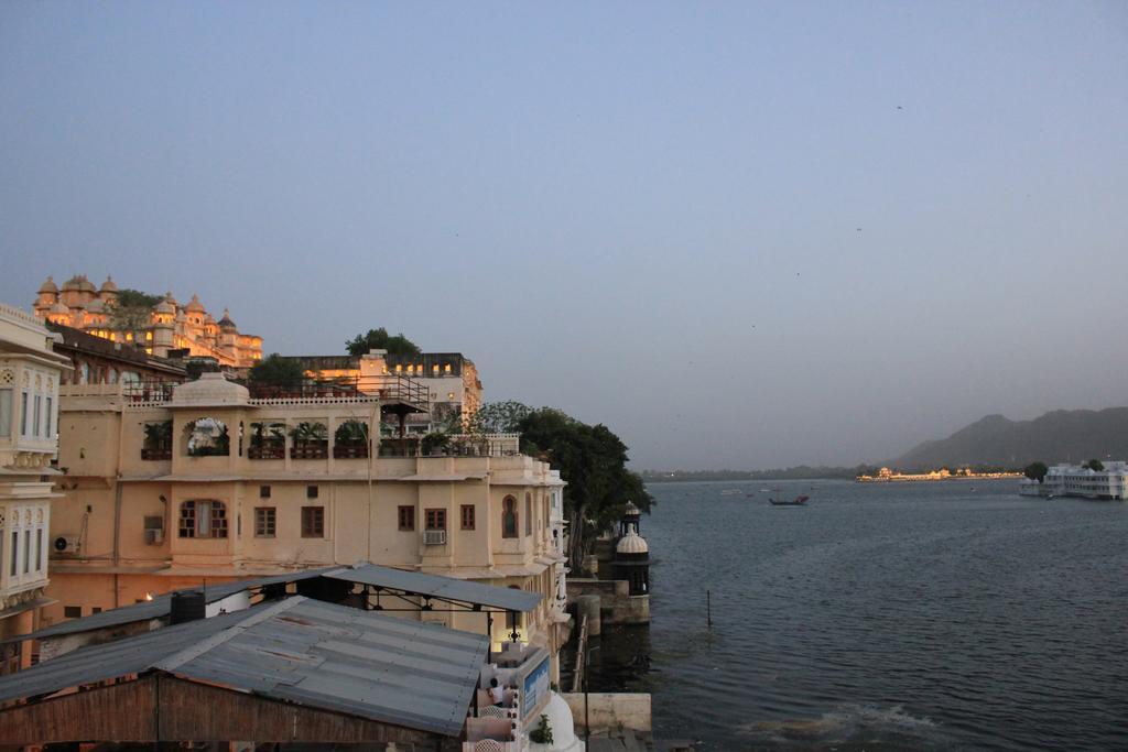 Hotel Devraj Niwas On Lake Pichola Udaipur Dış mekan fotoğraf